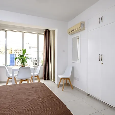 The Studio @ Makenzy Beach Appartamento Larnaca